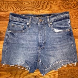 Banana Republic Premium Denim High rise 3” short
